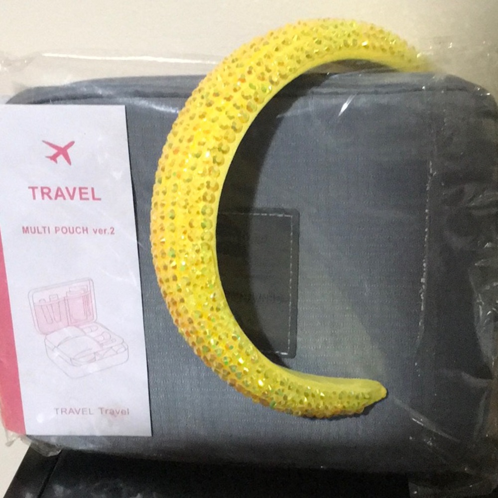 BUNDLE YELLOW RHINESTONE HEADBAND/GREY TRAVEL BAG